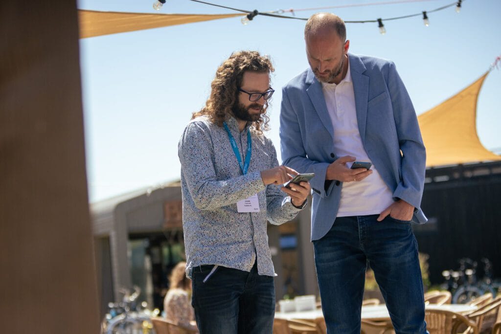MEET & CONNECT