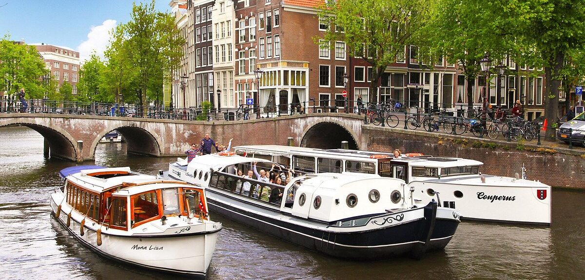 Interactive Canal Cruise Game
